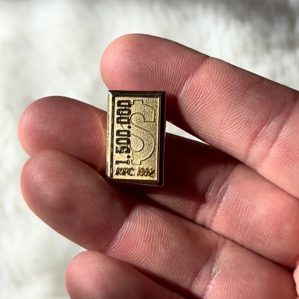 KFC 1.5 Million Pin Gold Tone Collectible Fast Food Restaurant Promo